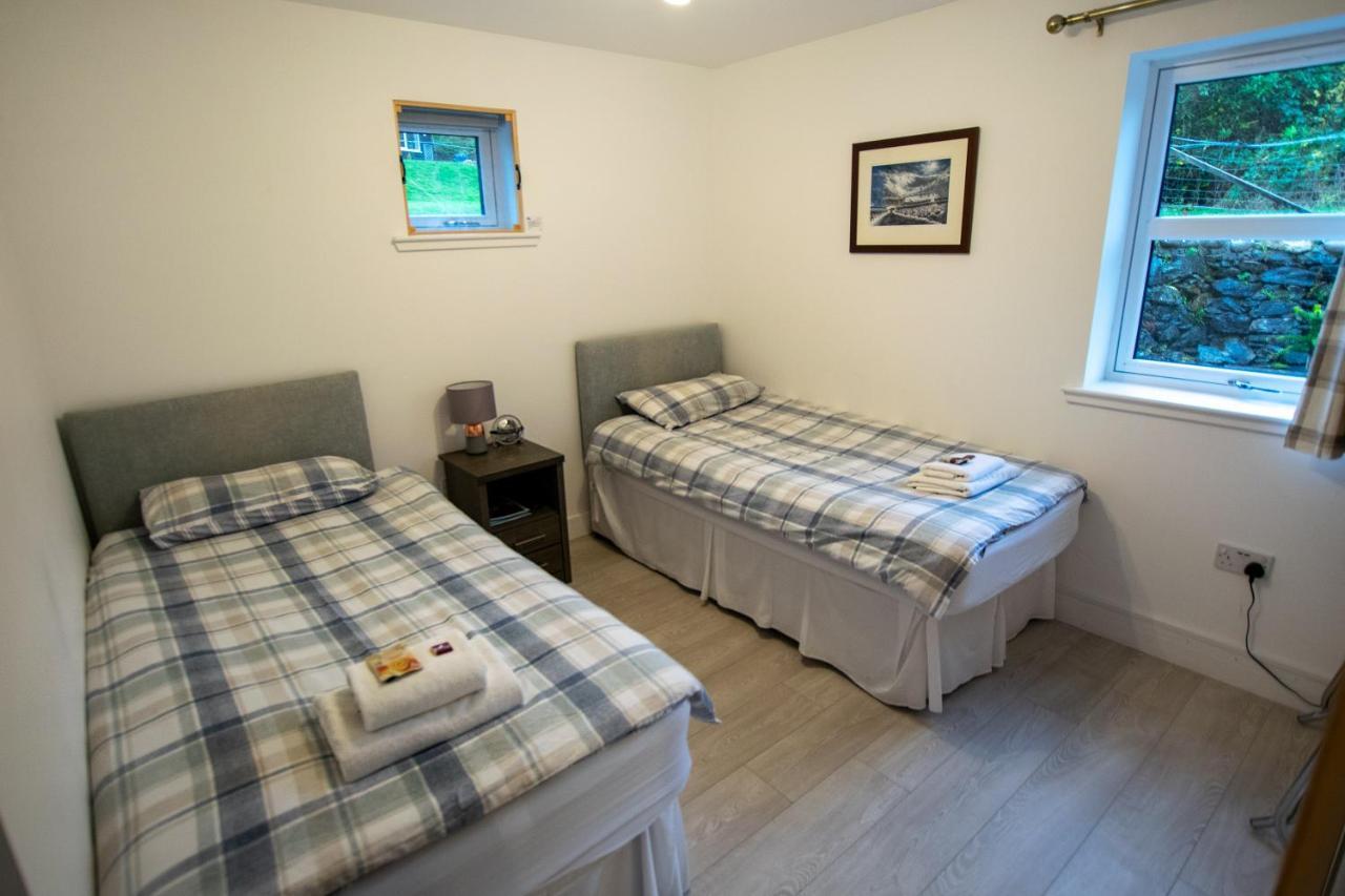 Corran Bunkhouse Hotel Exterior photo The second bedroom