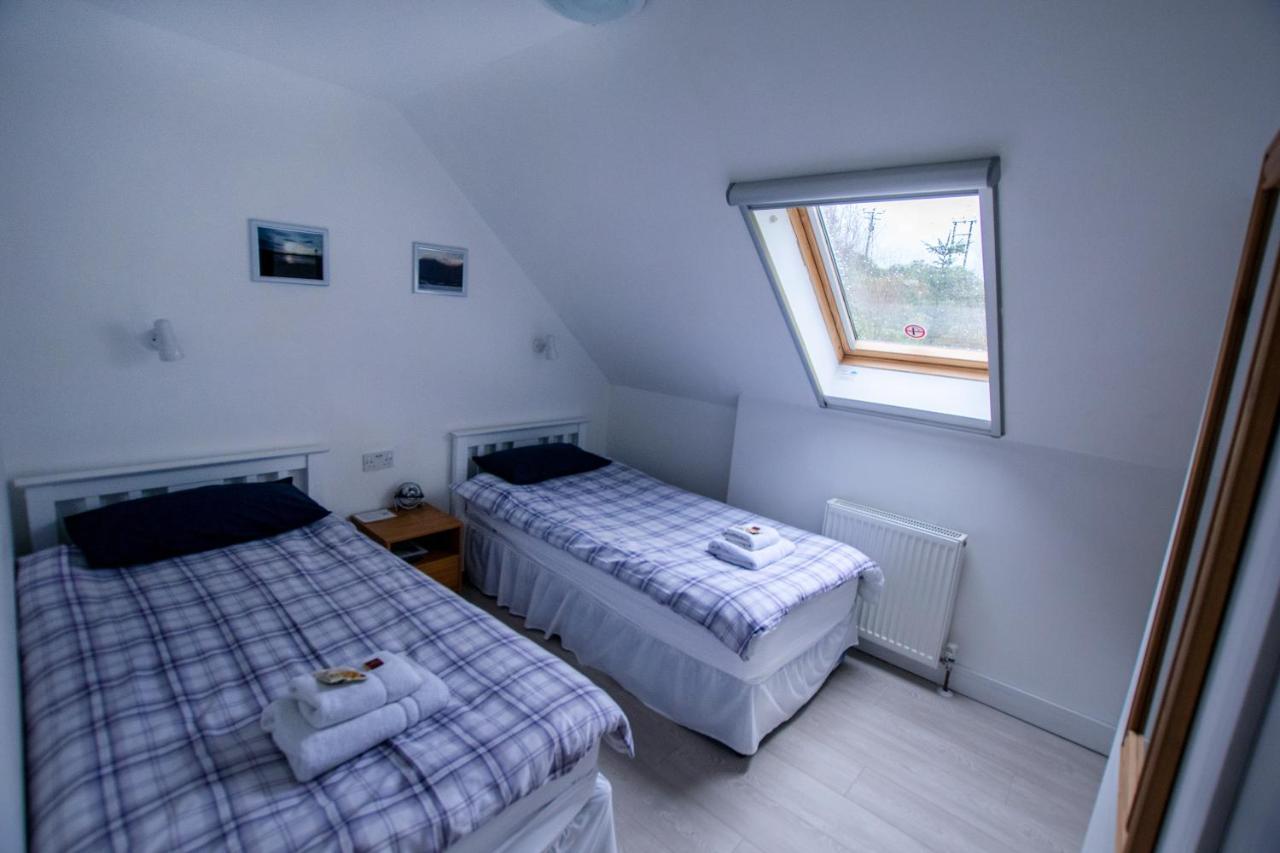 Corran Bunkhouse Hotel Exterior photo A room at the hotel