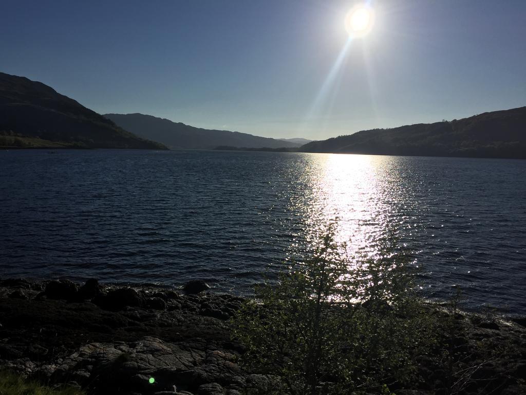 Corran Bunkhouse Hotel Exterior photo View of the lake